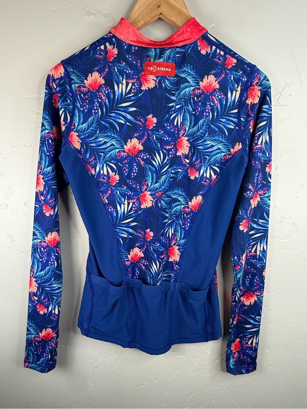 NWT Tri Sirena Cycling and Triathlon Tropical Print Top and Bottom Large - Picture 10 of 13